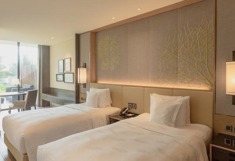 سوییت جونیور با چشم‌انداز دریا, Intercontinental Phu Quoc Long Beach Resort, An Ihg