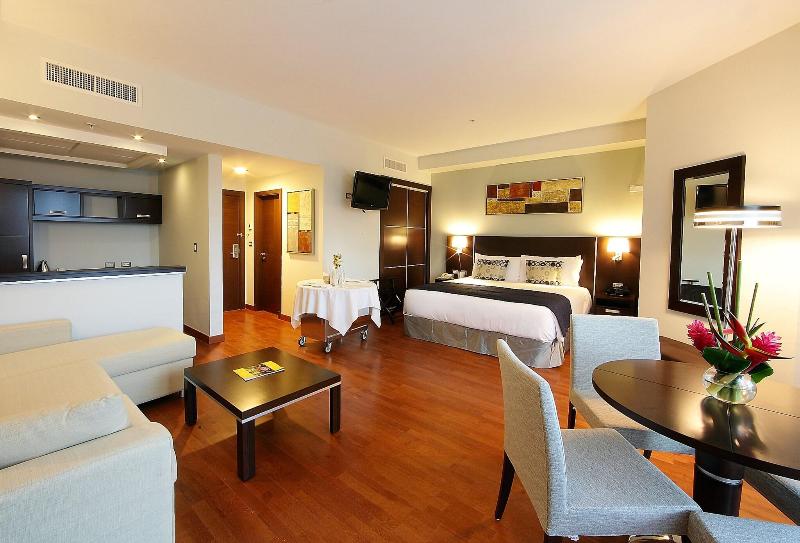 سوییت جونیور با چشم‌انداز دریا, Intercontinental Phu Quoc Long Beach Resort, An Ihg