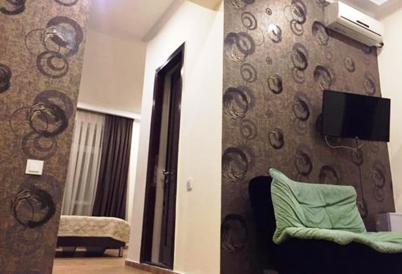 Family Suite, Irise