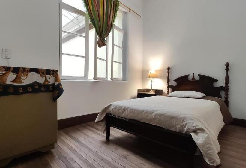 기본룸, Hostal Yakumama
