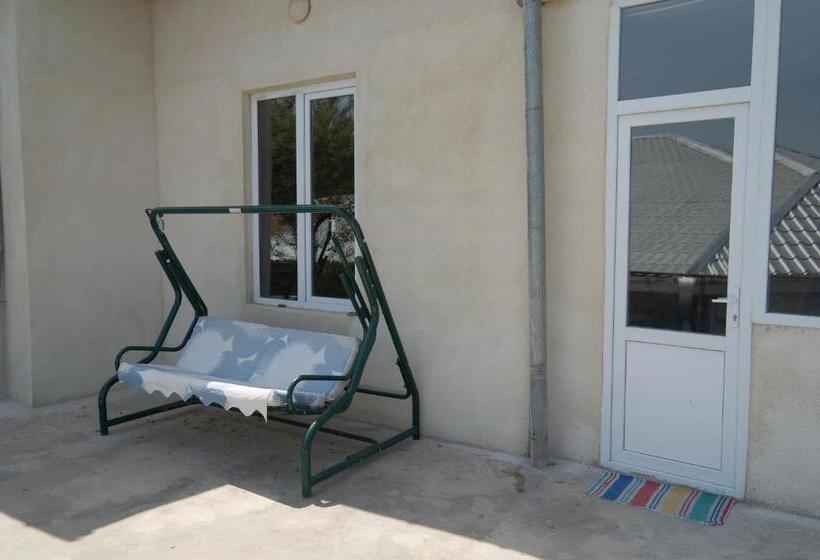 اتاق اکونومی, Mimino Guest House