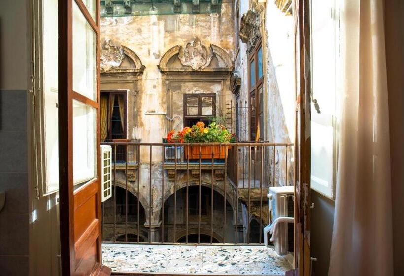 Standard room with outdoor bath, Ballarò