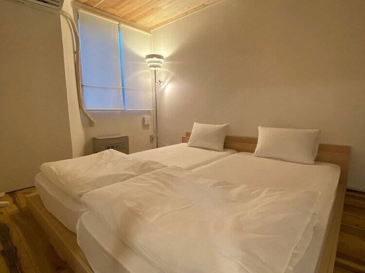 غرفة قياسية, Coins Hostel Tenjin