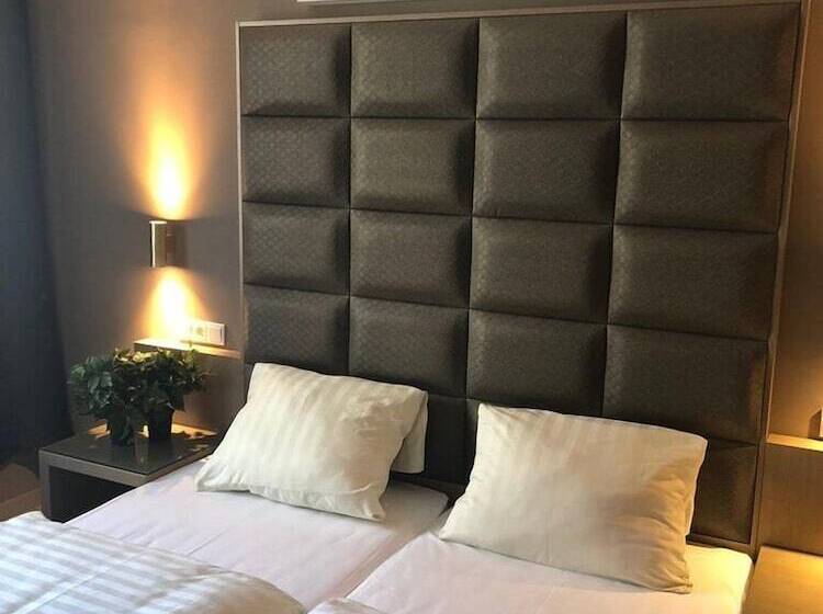 اتاق لوکس, Athen Kelsterbach Frankfurt Airport