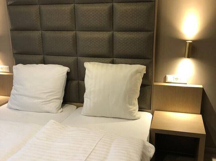 اتاق لوکس, Athen Kelsterbach Frankfurt Airport