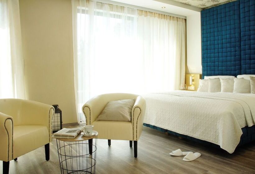 اتاق لوکس با بالکن, Athen Kelsterbach Frankfurt Airport