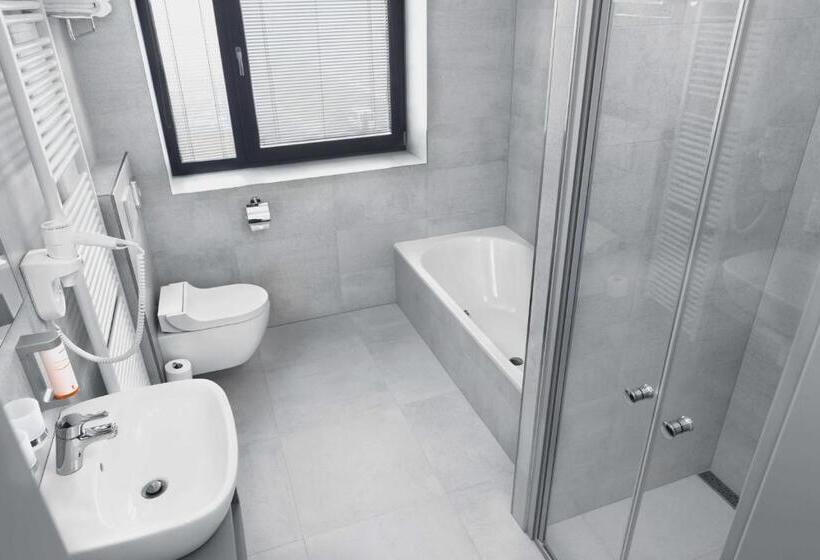 Deluxe Kamer, Ala