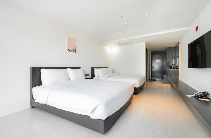 اتاق خانوادگی با چشم‌انداز دریا, Yeosu Hotel Haven