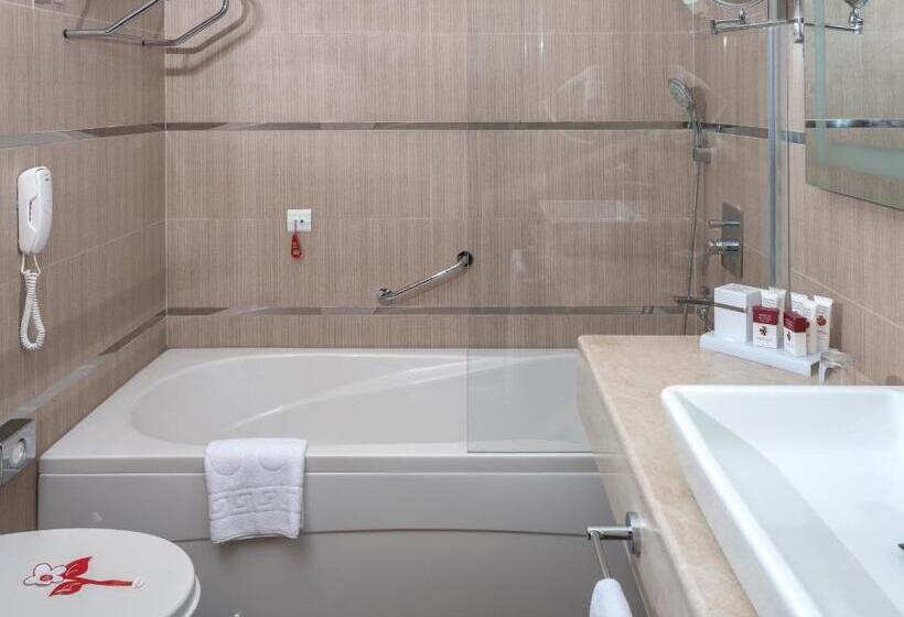 اتاق استاندارد با تخت بزرگ, Ramada Plaza By Wyndham Rize