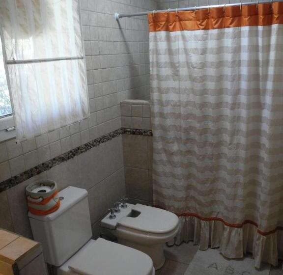 اتاق خانوادگی با چشم‌انداز کوه, Entre Sierras B&b
