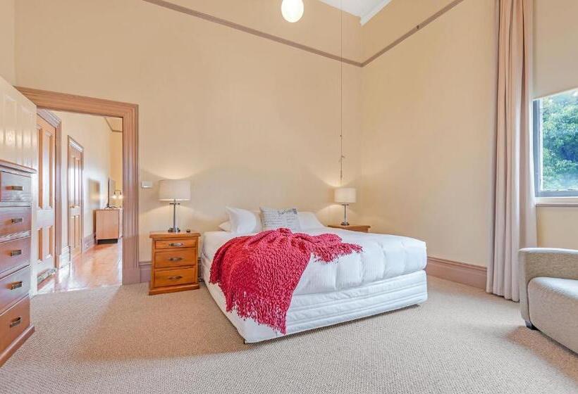 Апартаменты 1 Спальня, Clocktower Suites