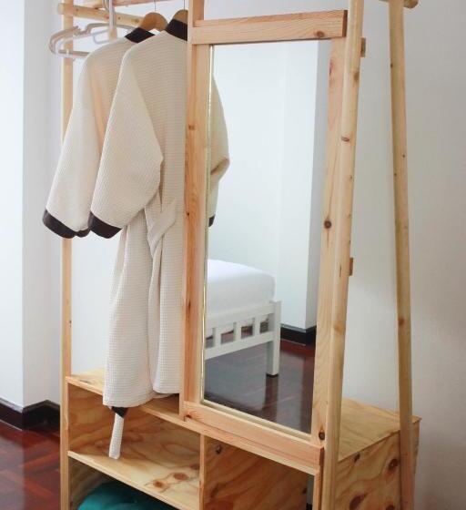 اتاق استاندارد با سرویس بهداشتی مشترک, Home@hostel Kanchanaburi