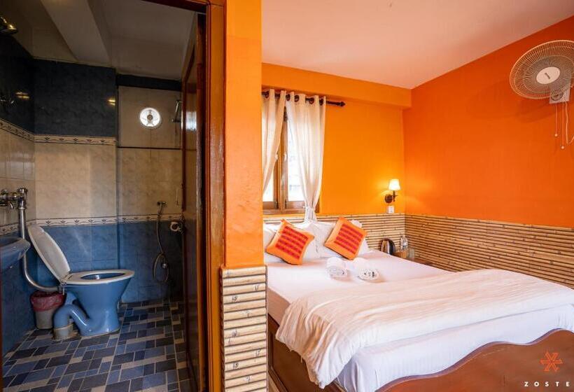 Quarto Deluxe, Zostel Pokhara