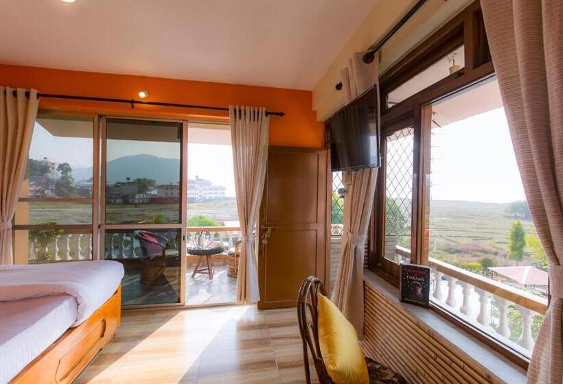 Quarto Deluxe com Sacada, Zostel Pokhara