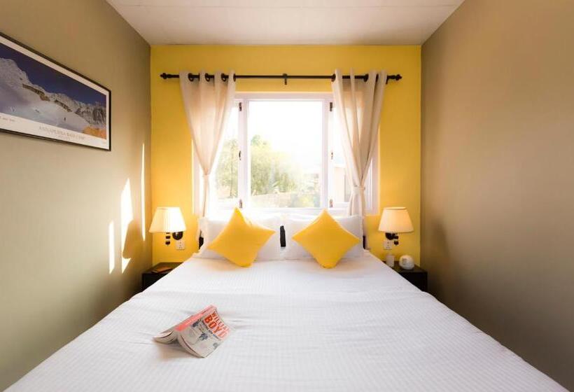 Quarto Estandar Vista Lago, Zostel Pokhara