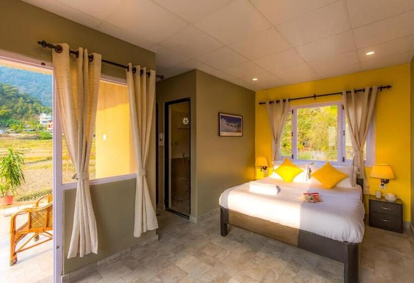 Quarto Estandar Vista Lago, Zostel Pokhara