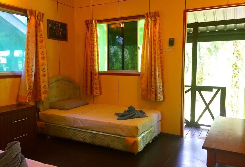 Номер Стандарт, Sukau Backpackers B&b