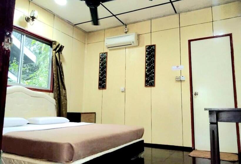 Номер Стандарт, Sukau Backpackers B&b