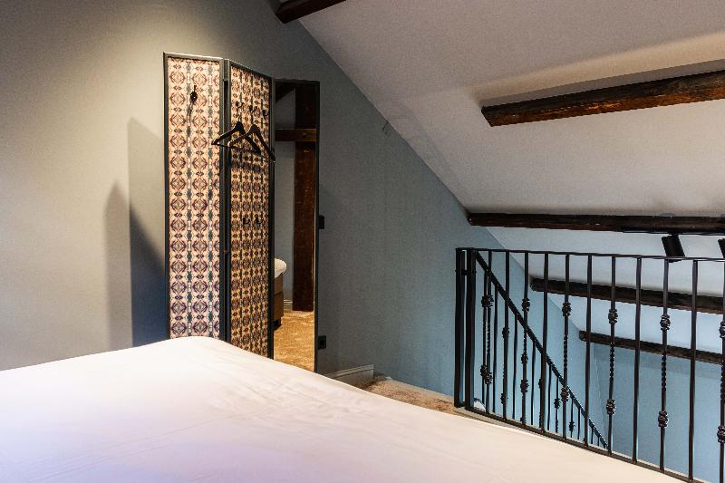 스탠다드 트리플 룸, Monastere Maastricht