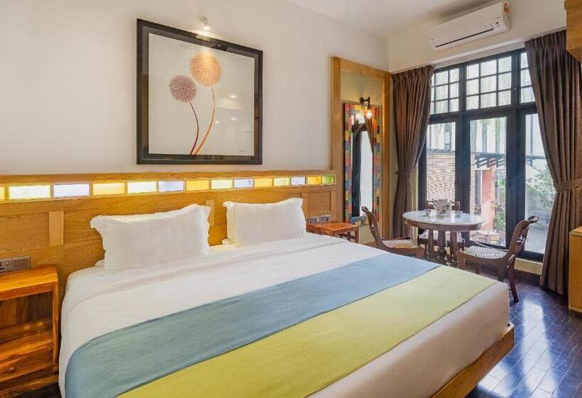 سوییت, Treasures Hotel And Suites