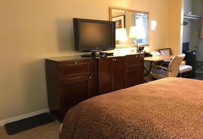 Номер Стандарт, Cardinal Court Motel