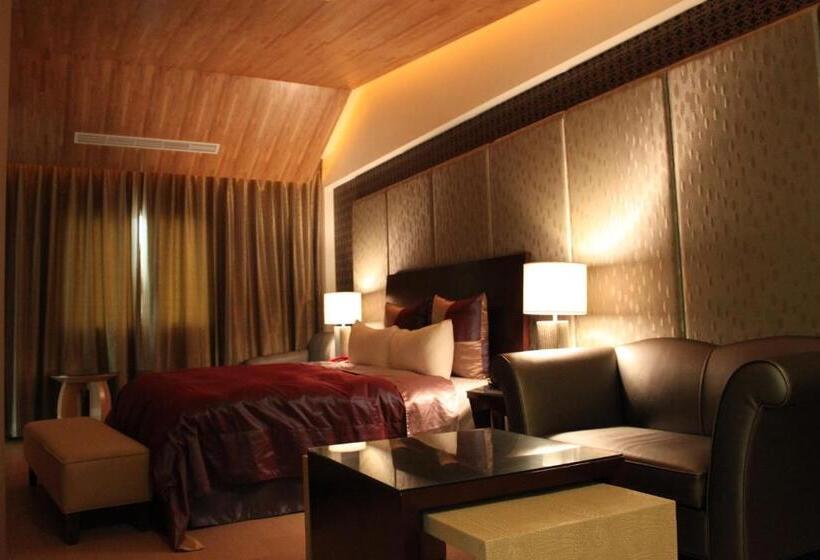 اتاق استاندارد با چشم‌انداز کوهستان, Milan Motel