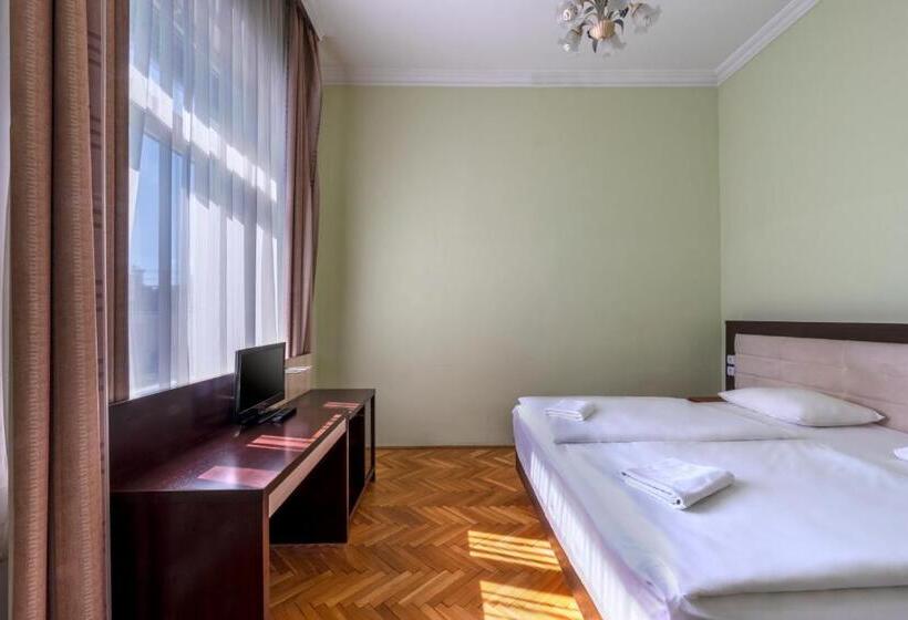 Апартаменты 2 Спальни, Baross City Hotel   Budapest