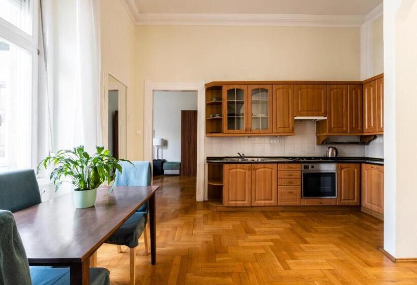 Апартаменты 1 Спальня, Baross City Hotel   Budapest