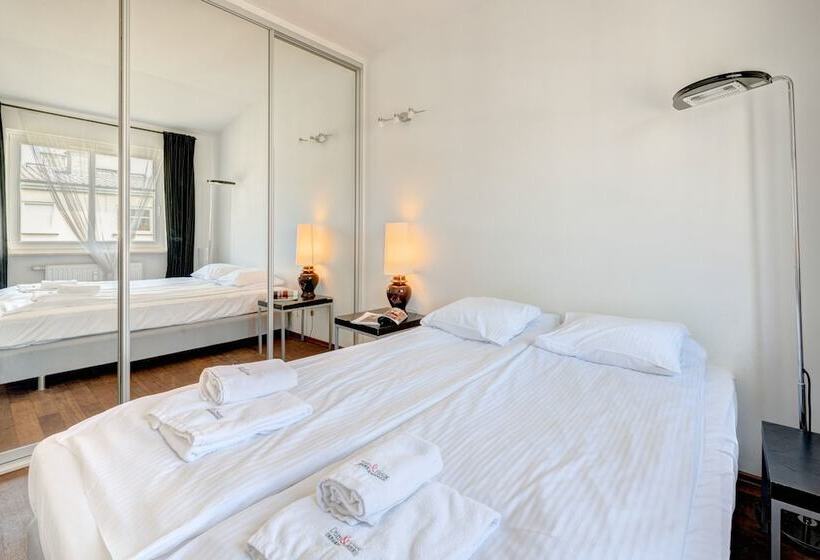 Апартаменты Внутренние 1 Спальня, Dom & House   Apartments Parkur