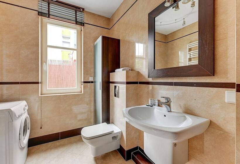 Апартаменты 1 Спальня с Балконом, Dom & House   Apartments Parkur