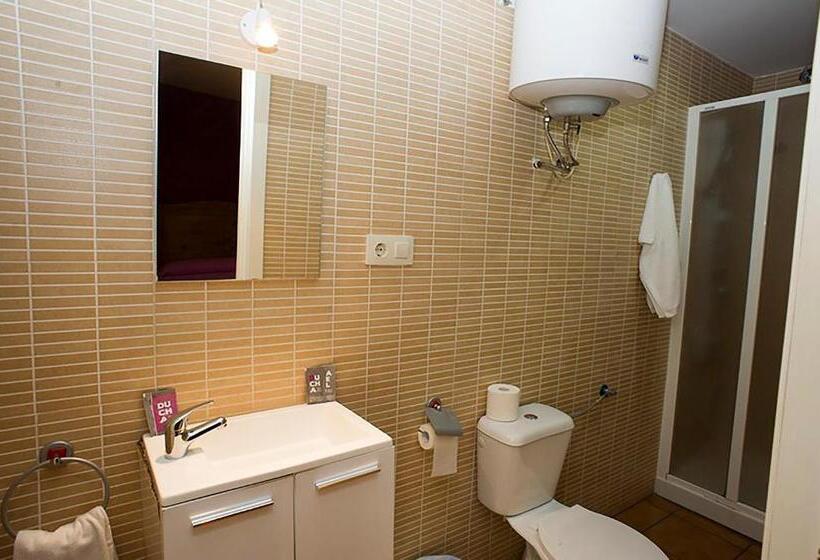 Четырехместный Номер Стандарт, Hostal Velarde