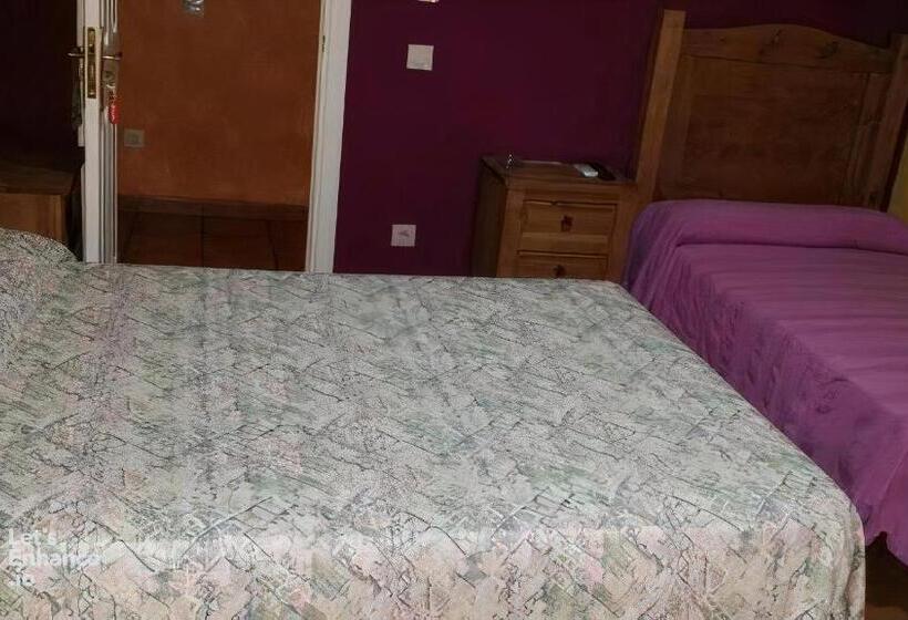 Номер Стандарт Трехместный, Hostal Velarde