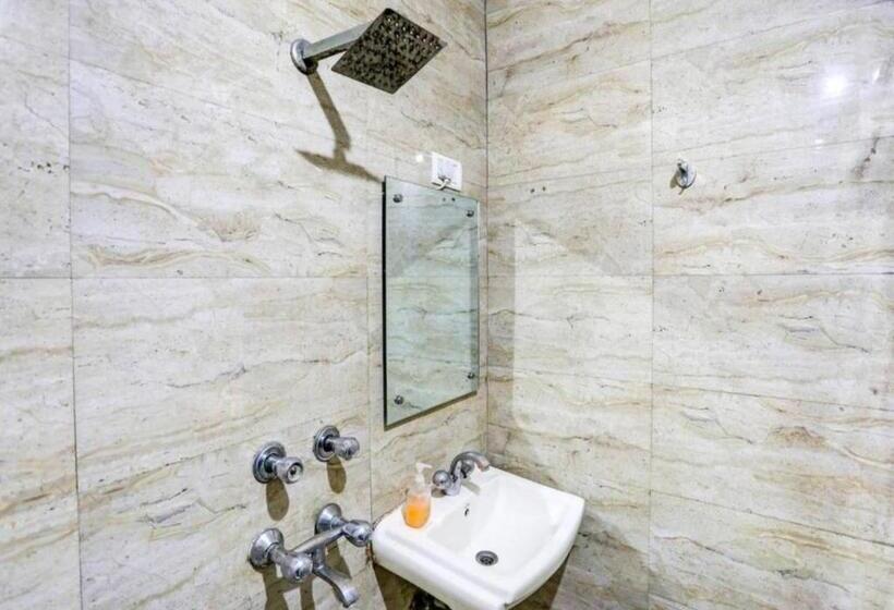 Pokój Rodzinny Deluxe, Staybook Hotel Jai Balaji New Delhi Railway Station