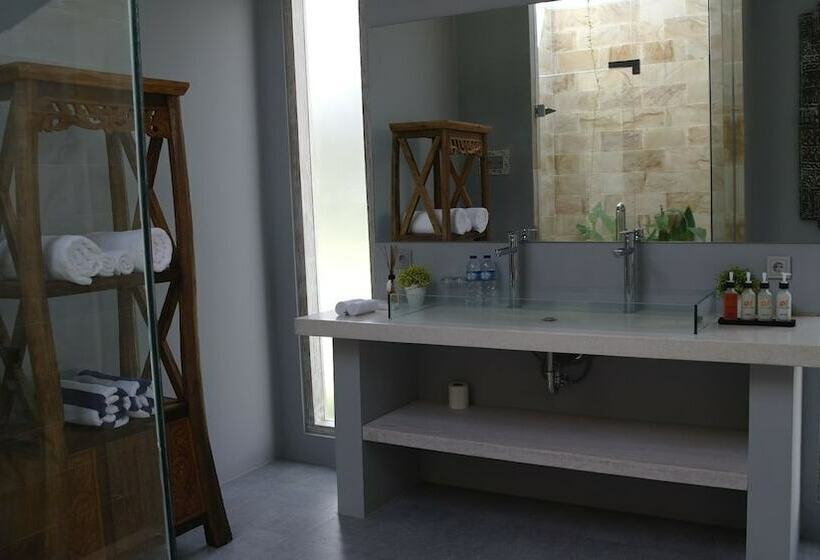 Люкс Вид на Сад, The Suites Lombok