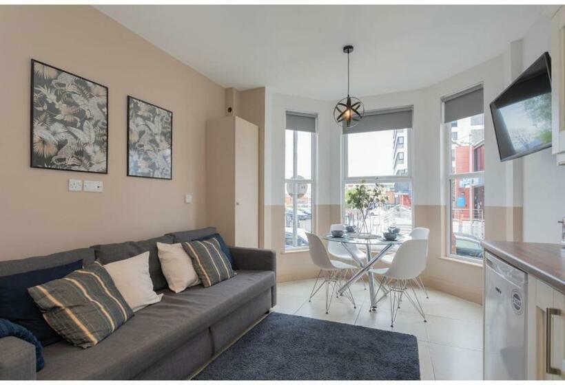Апартаменты 2 Спальни, Central Belfast Apartments: 7 Camden Street
