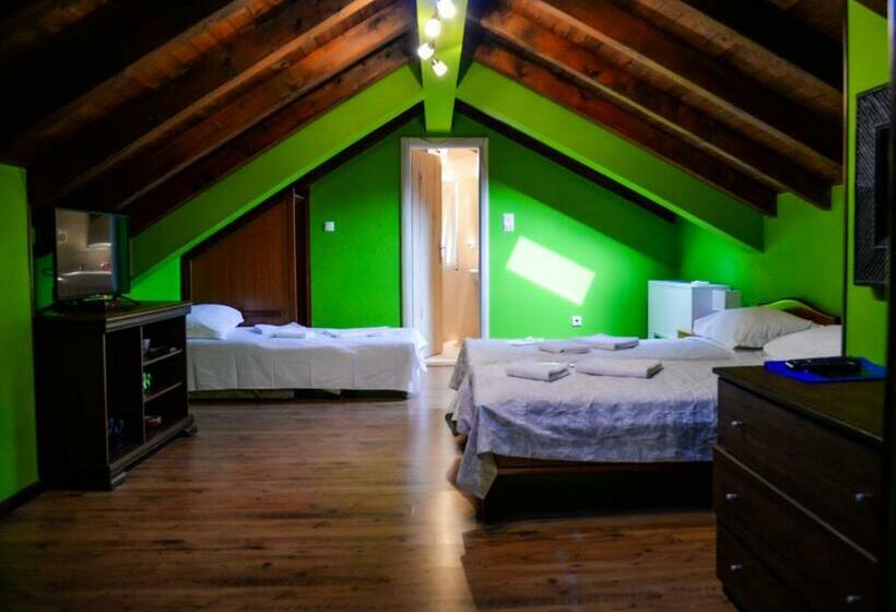 استودیوی استاندارد, Garni Hotel Tianis