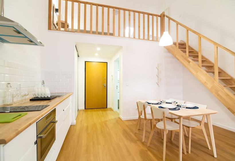 استودیوی لوکس, Passal Hostel