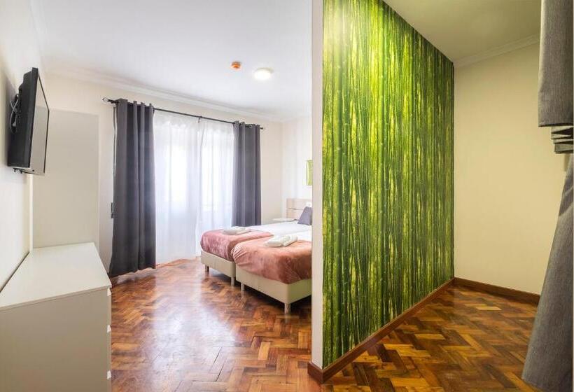 اتاق لوکس خانوادگی, Passal Hostel