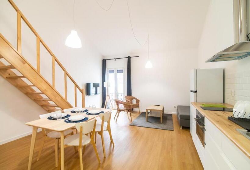 استودیوی لوکس, Passal Hostel