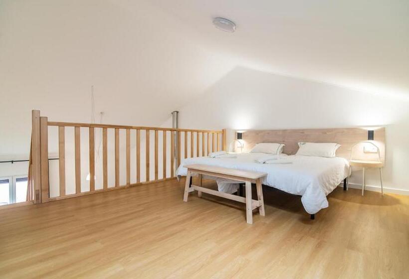 استودیوی لوکس, Passal Hostel