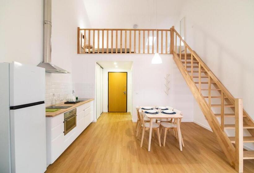 استودیوی لوکس, Passal Hostel
