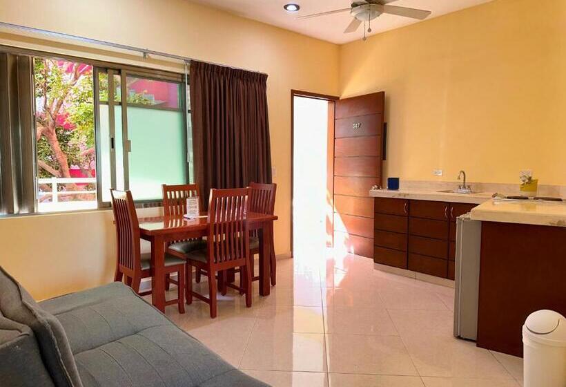 Люкс 3 Спальни, Selina Playa Del Carmen   Hostel