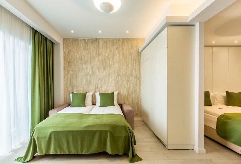 סטודיו משפחתי, Mava Apartamente