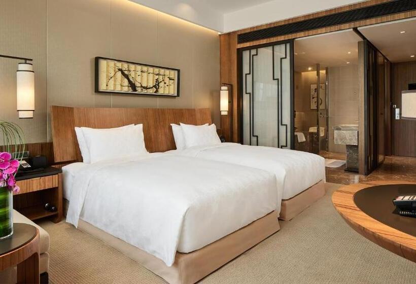 高级客房, Hualuxe Ningbo Harbor City, An Ihg
