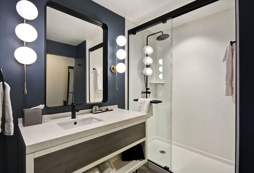 Люкс Адаптированный для Инвалидов, Indigo Kansas City   The Crossroads, An Ihg