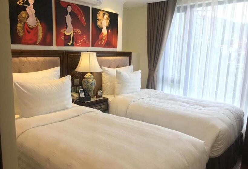 اتاق لوکس با چشم‌انداز دریاچه, Paris Boutique Hotel Sapa