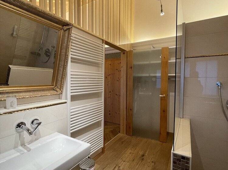 Номер Стандарт Вид на Горы, Landhaus Kössel