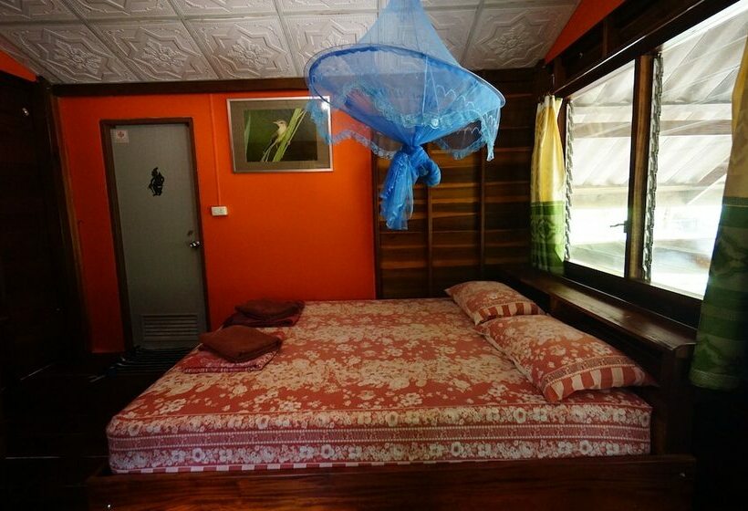 بانگلوی استاندارد, Pasai Beach Lodge