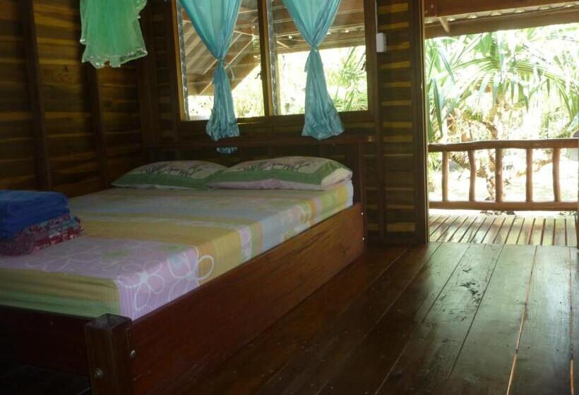 بانگلوی استاندارد, Pasai Beach Lodge