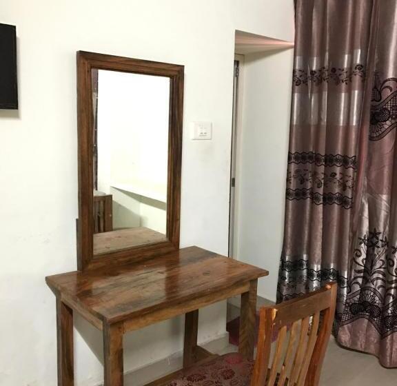 스위트 킹사이즈 침대, Palm Rivera Kochi